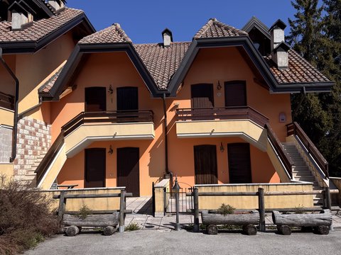 Appartamento in vendita in Via Basserstok a Canove di Roana